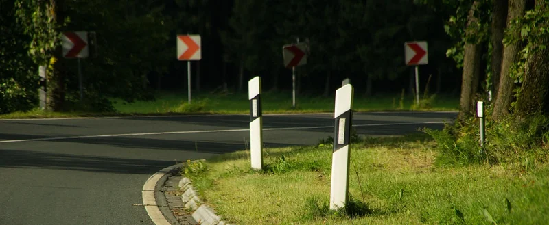 Quelle est la règle générale pour aborder un virage ?